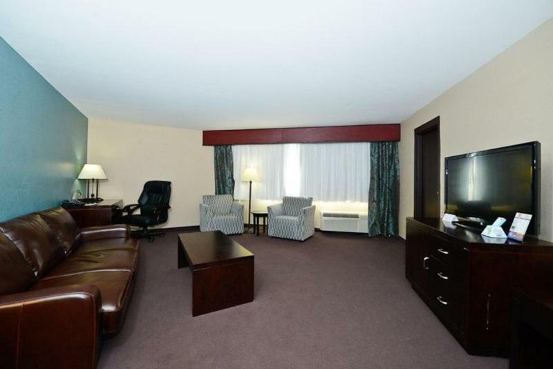 Causeway Bay Hotel แลนซิ่ง ภายนอก รูปภาพ